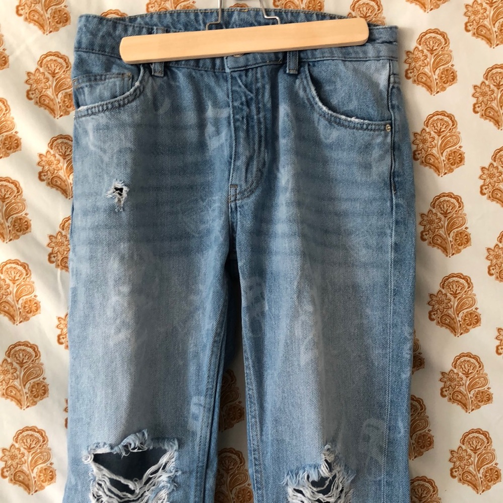 Distressed Jeans - Picture 5 of 6